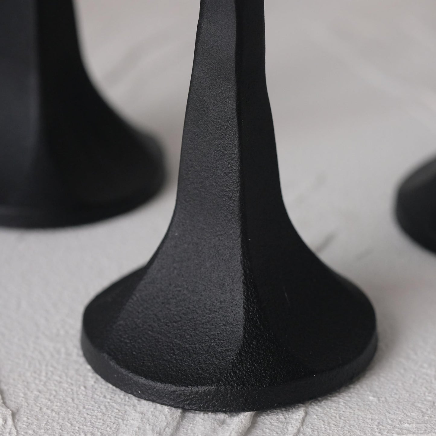 pied bougeoir Noir Brut - Esprit Chandelier