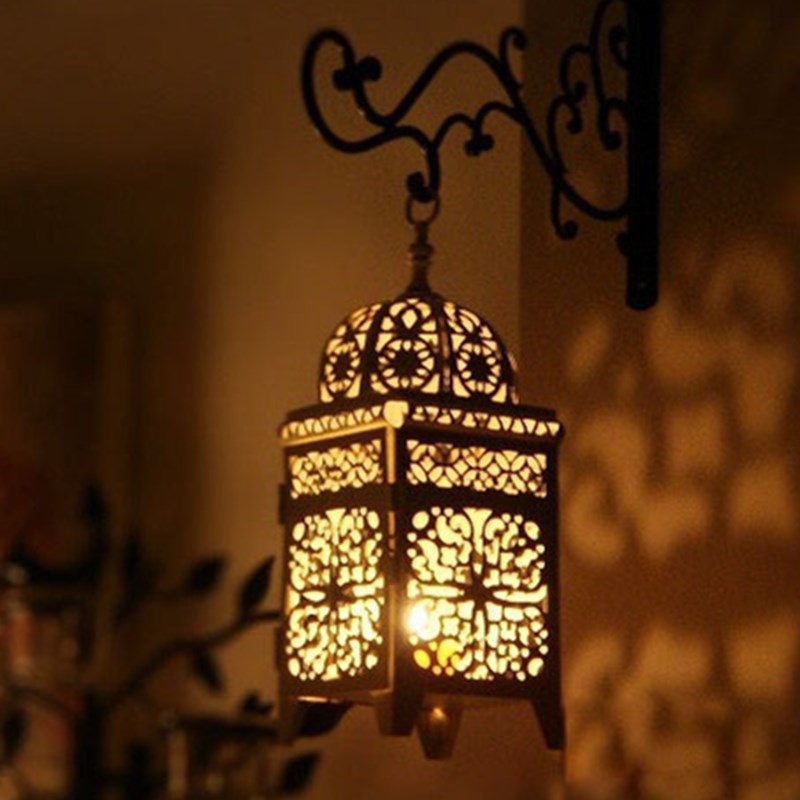 Lanterne Marocaine illuminée Noire - Esprit Chandelier